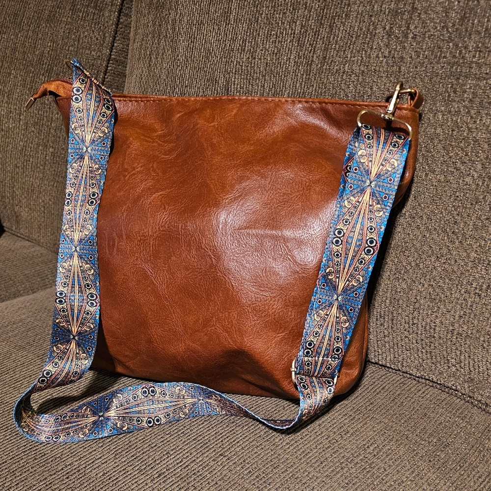 Hobo Vegan Leather Tote With Guitar Strap NWOT - Picture 2 of 9